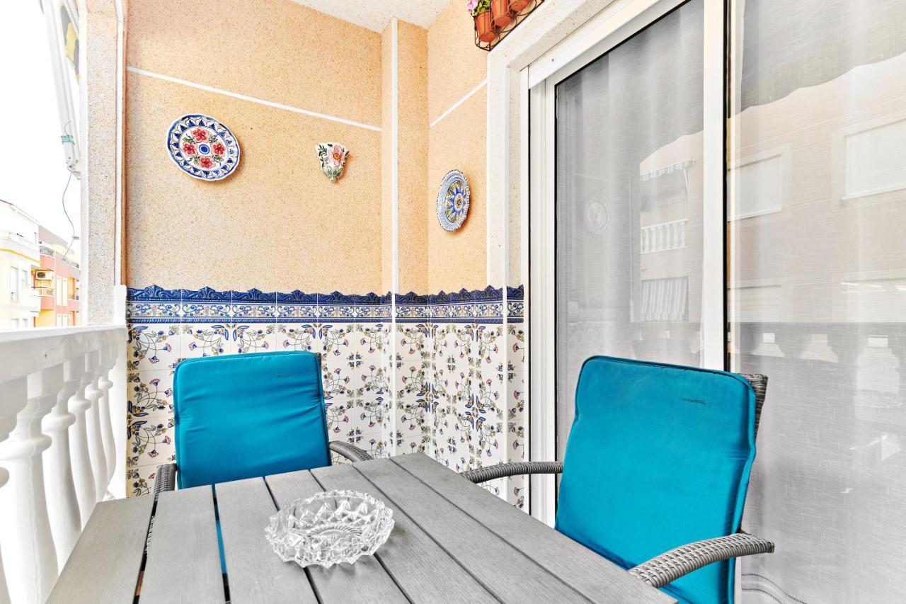 Cozy Apartment Near Playa Del Cura In ตอร์เรเวียคา ภายนอก รูปภาพ