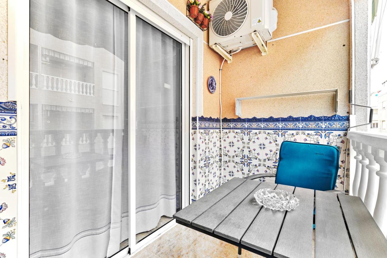 Cozy Apartment Near Playa Del Cura In ตอร์เรเวียคา ภายนอก รูปภาพ